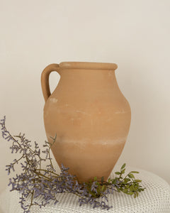 Anatolische terracotta vaas met greep